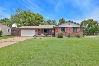 420 Renee Dr, Andover, KS 67002
