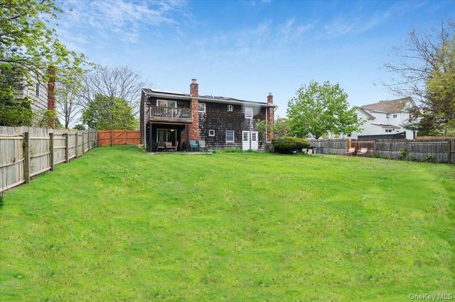 219 Kensington Avenue, Bayport, NY 11705