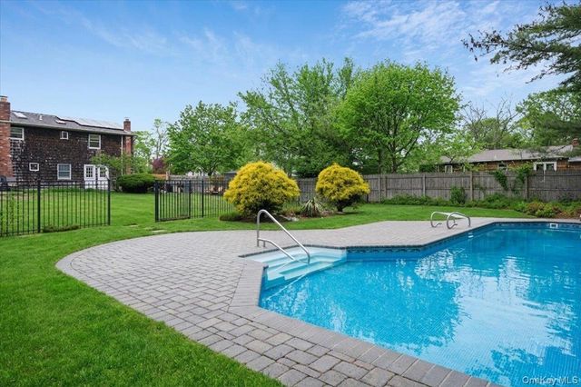 219 Kensington Avenue, Bayport, NY 11705