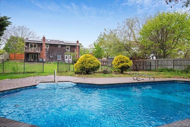 219 Kensington Avenue, Bayport, NY 11705