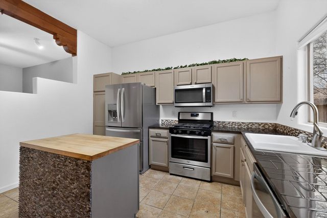 6524 Valentine, Santa Fe, NM 87507