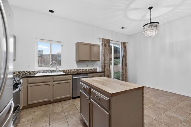 6524 Valentine, Santa Fe, NM 87507