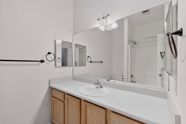 6524 Valentine, Santa Fe, NM 87507