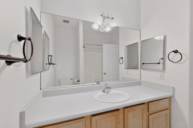 6524 Valentine, Santa Fe, NM 87507