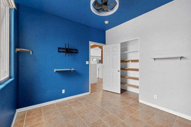 6524 Valentine, Santa Fe, NM 87507