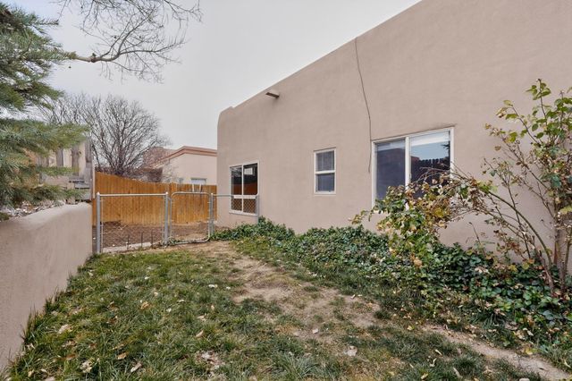 6524 Valentine, Santa Fe, NM 87507