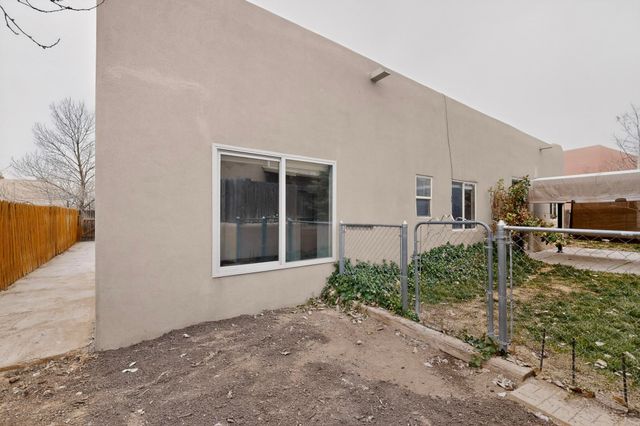 6524 Valentine, Santa Fe, NM 87507