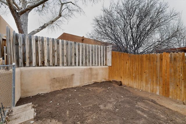6524 Valentine, Santa Fe, NM 87507