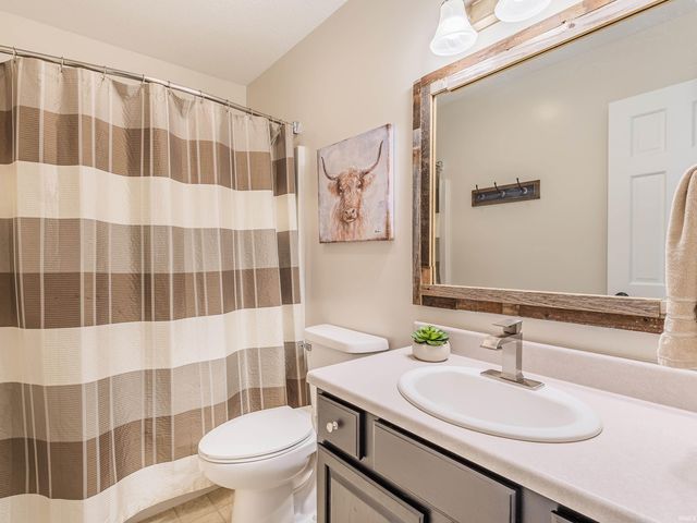 6705 Creekwood Lane, Fort Wayne, IN 46835