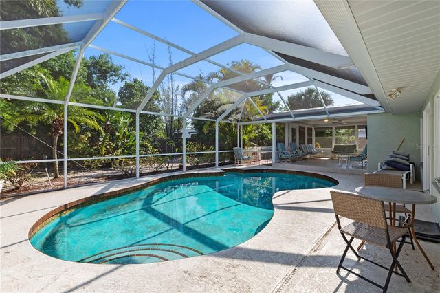 7860 HOLIDAY DRIVE, Sarasota, FL 34231