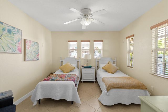 7860 HOLIDAY DRIVE, Sarasota, FL 34231