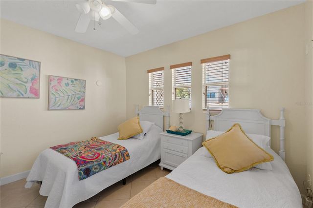 7860 HOLIDAY DRIVE, Sarasota, FL 34231