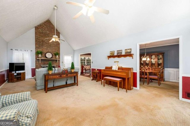 4304 Riverside Drive SW, Lilburn, GA 30047