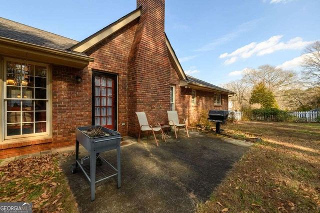 4304 Riverside Drive SW, Lilburn, GA 30047