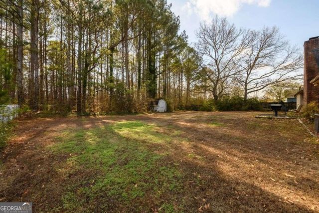 4304 Riverside Drive SW, Lilburn, GA 30047