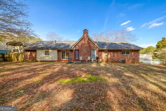 4304 Riverside Drive SW, Lilburn, GA 30047