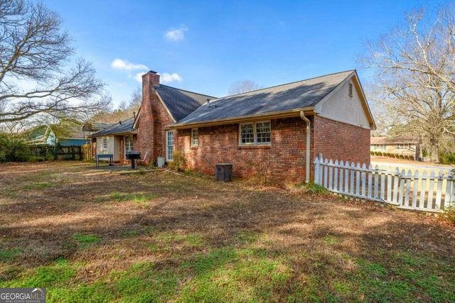 4304 Riverside Drive SW, Lilburn, GA 30047