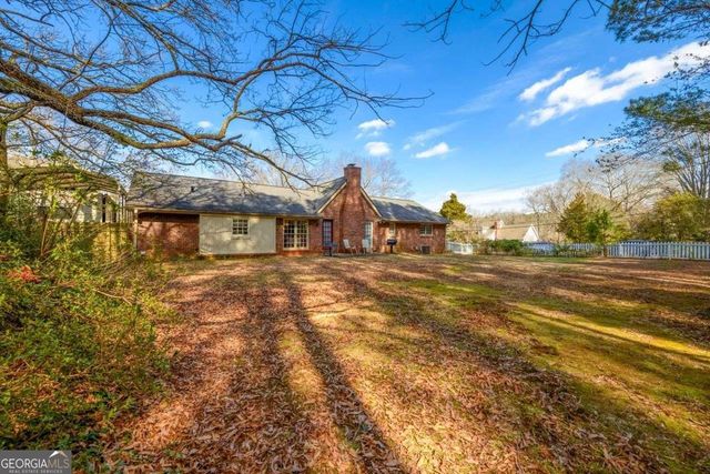 4304 Riverside Drive SW, Lilburn, GA 30047