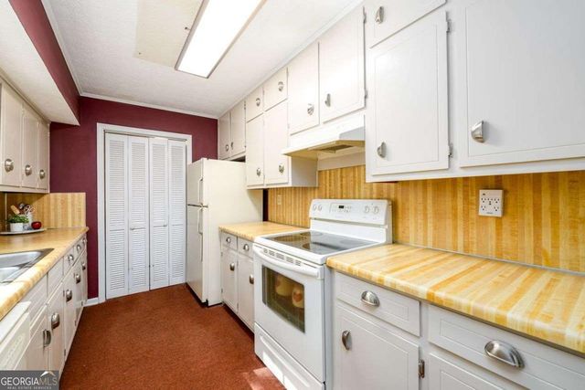 4304 Riverside Drive SW, Lilburn, GA 30047