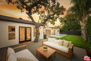 3953 S Victoria Avenue, Los Angeles, CA 90008