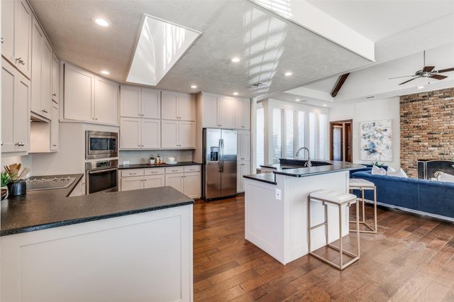 6523 Brook Lake Drive, Dallas, TX 75248