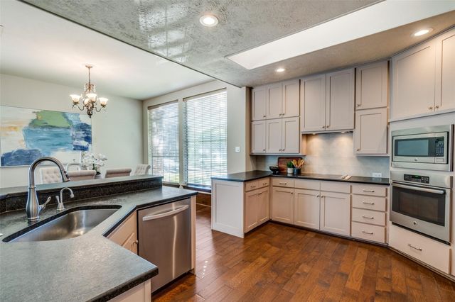 6523 Brook Lake Drive, Dallas, TX 75248