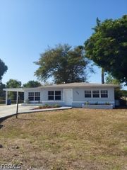 722 W Cleveland LN, Lehigh Acres, FL 33936