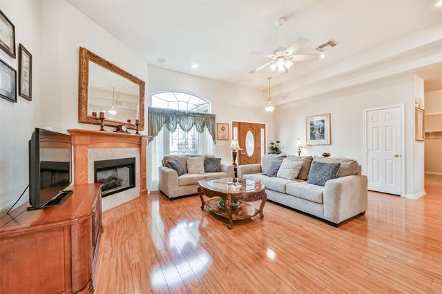 1925 42nd Avenue N, Texas City, TX 77590