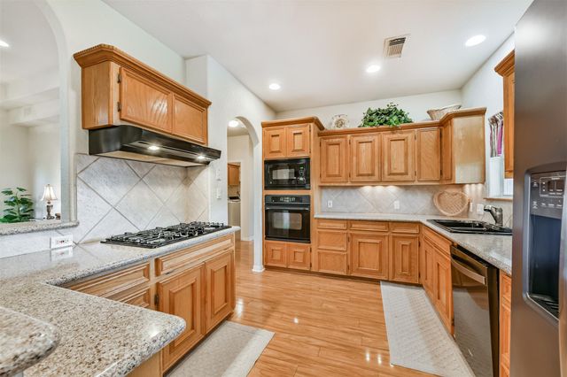 1925 42nd Avenue N, Texas City, TX 77590