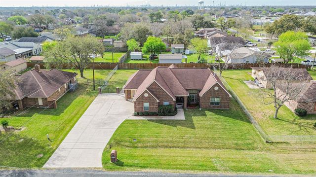 1925 42nd Avenue N, Texas City, TX 77590