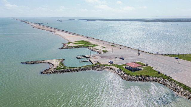 1925 42nd Avenue N, Texas City, TX 77590