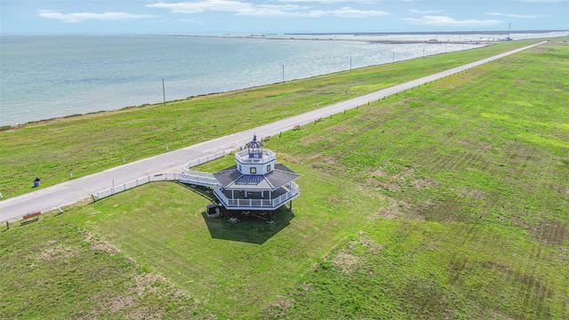 1925 42nd Avenue N, Texas City, TX 77590