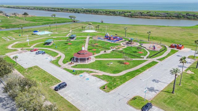 1925 42nd Avenue N, Texas City, TX 77590