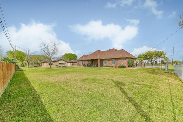 1925 42nd Avenue N, Texas City, TX 77590