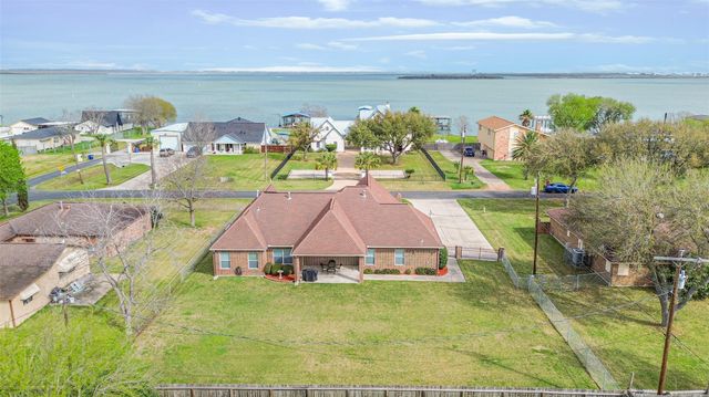 1925 42nd Avenue N, Texas City, TX 77590