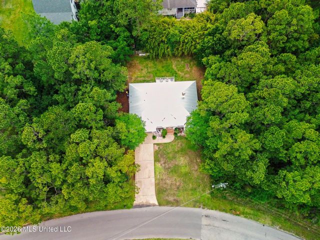 515 Royal Oak Drive, Pass Christian, MS 39571