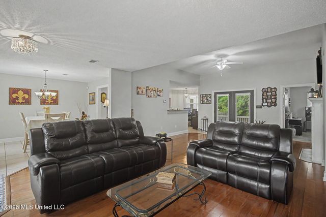 515 Royal Oak Drive, Pass Christian, MS 39571