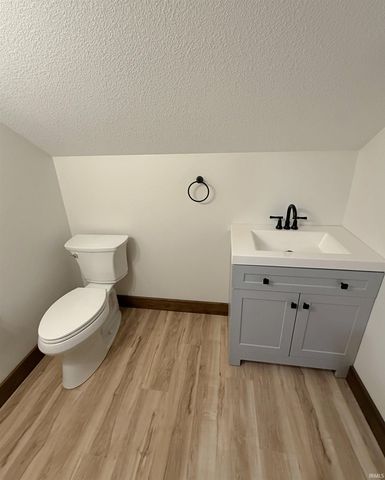 3 Persimmon Lane, Loogootee, IN 47553