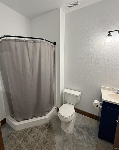 3 Persimmon Lane, Loogootee, IN 47553