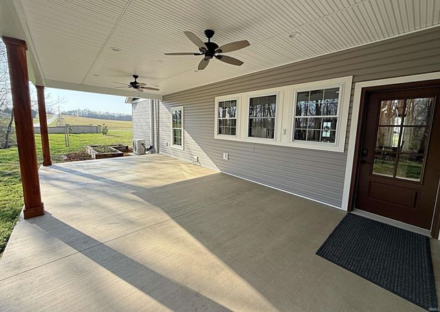 3 Persimmon Lane, Loogootee, IN 47553