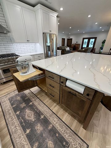3 Persimmon Lane, Loogootee, IN 47553
