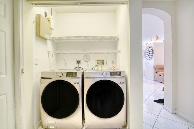 2824 Waters Edge Circle, Greenacres, FL 33413