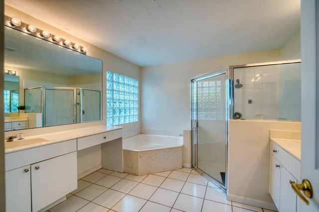 2824 Waters Edge Circle, Greenacres, FL 33413