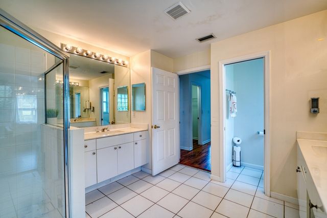 2824 Waters Edge Circle, Greenacres, FL 33413