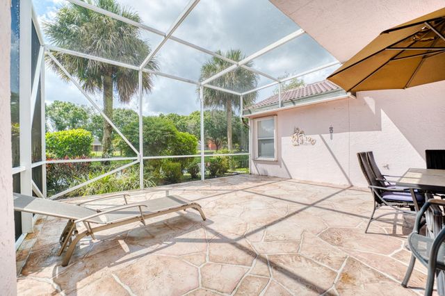 2824 Waters Edge Circle, Greenacres, FL 33413
