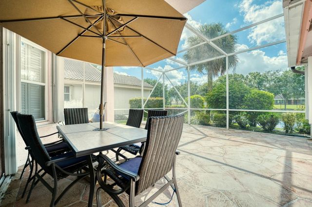 2824 Waters Edge Circle, Greenacres, FL 33413