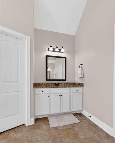 137 Caraway Road, Locust Grove, GA 30248