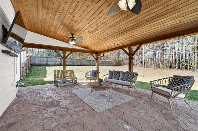 137 Caraway Road, Locust Grove, GA 30248