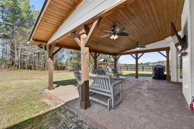 137 Caraway Road, Locust Grove, GA 30248