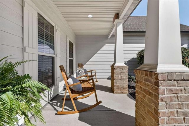 137 Caraway Road, Locust Grove, GA 30248